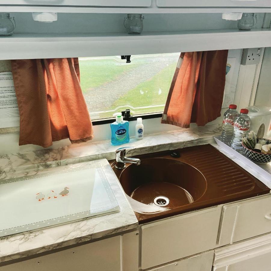 Hotel Cosy Caravan At Carrigeen Glamping Kilkenny Exterior foto